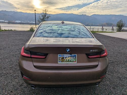 2019 BMW 330 i