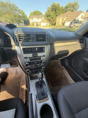 Black 2012 Ford Fusion SE