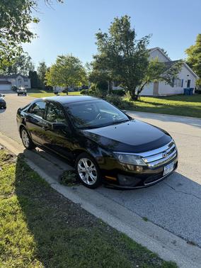 Black 2012 Ford Fusion SE