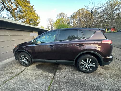 2017 Toyota RAV4 LE