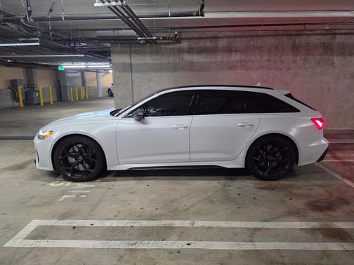 White 2025 Audi RS 6 Avant performance 4.0
