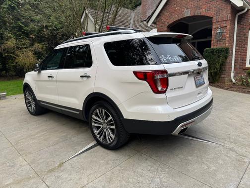 2017 Ford Explorer Platinum