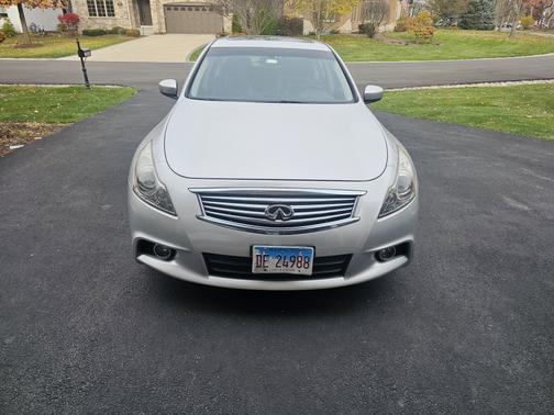 2013 INFINITI G37 x