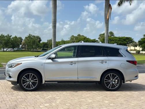 2017 INFINITI QX60 Base