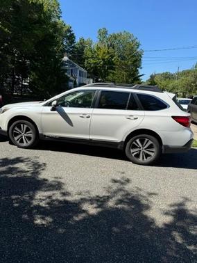 White 2018 Subaru Outback 2.5i Limited