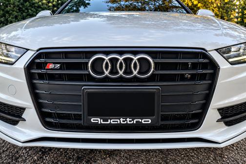 White 2016 Audi S7 4.0T
