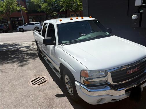 White 2005 GMC Sierra 1500 SLE Extended Cab
