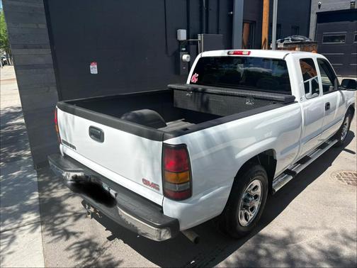 White 2005 GMC Sierra 1500 SLE Extended Cab