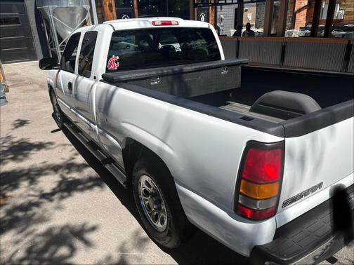 White 2005 GMC Sierra 1500 SLE Extended Cab