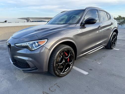 2022 Alfa Romeo Stelvio Quadrifoglio
