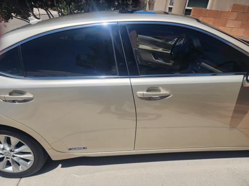 2014 Lexus ES 300h Base