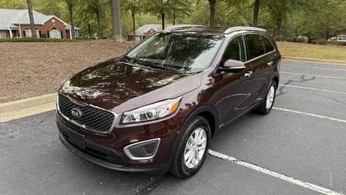 Red 2016 Kia Sorento LX
