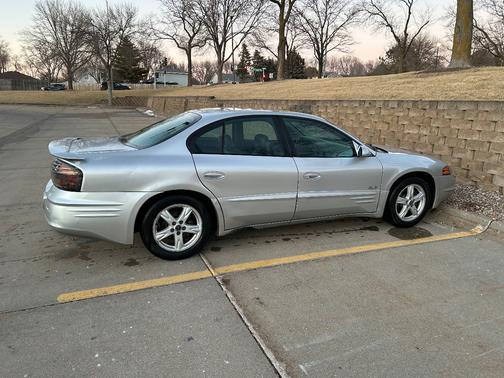 2002 Pontiac Bonneville SLE