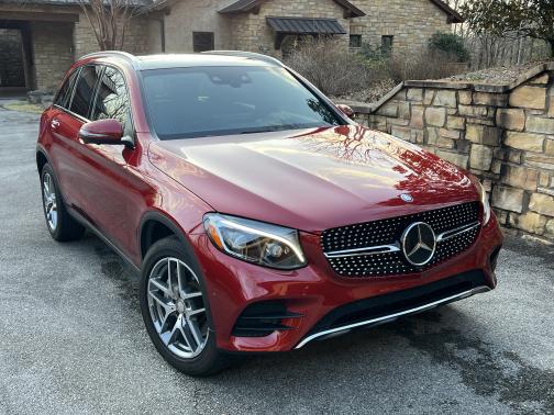 Photo 3 of 28 of 2016 Mercedes-Benz GLC-Class GLC 300 4MATIC