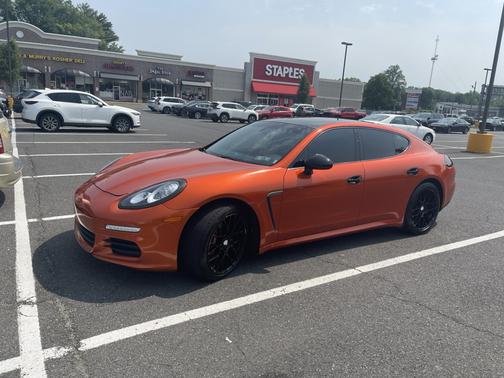 2016 Porsche Panamera Edition