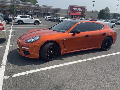 2016 Porsche Panamera Edition