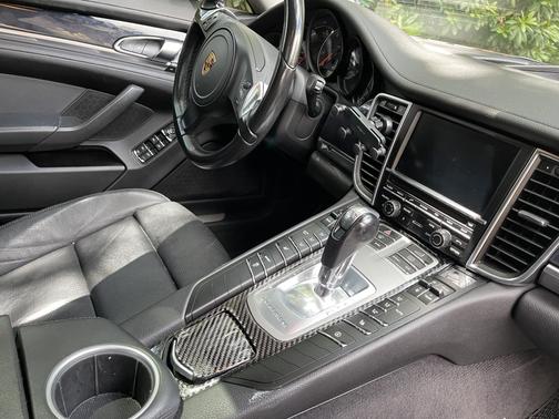 2016 Porsche Panamera Edition
