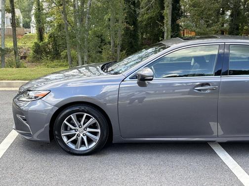 2016 Lexus ES 300h Base