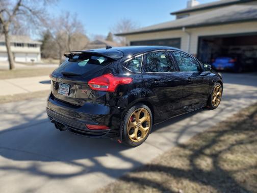 2016 Ford Focus ST Base