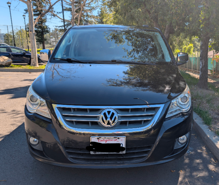 2013 Volkswagen Routan SEL Premium