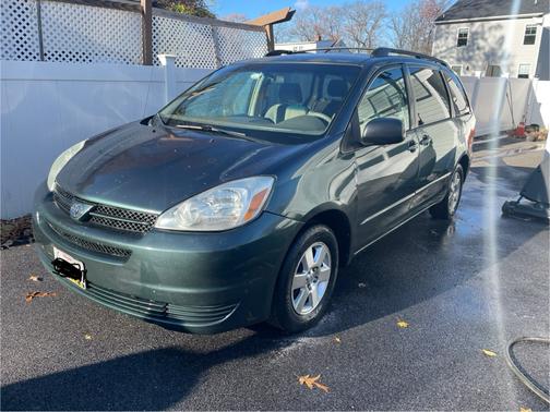 2004 Toyota Sienna LE
