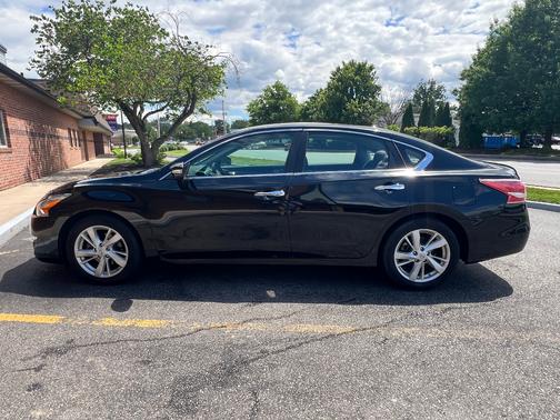 Black 2013 Nissan Altima 2.5 SV
