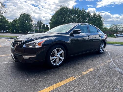 Black 2013 Nissan Altima 2.5 SV