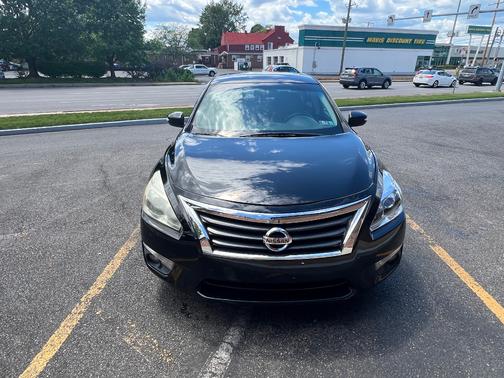 Black 2013 Nissan Altima 2.5 SV