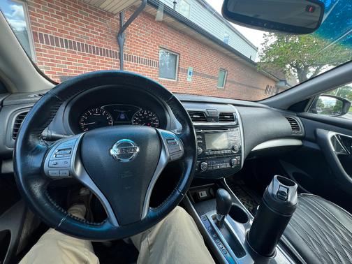 Black 2013 Nissan Altima 2.5 SV
