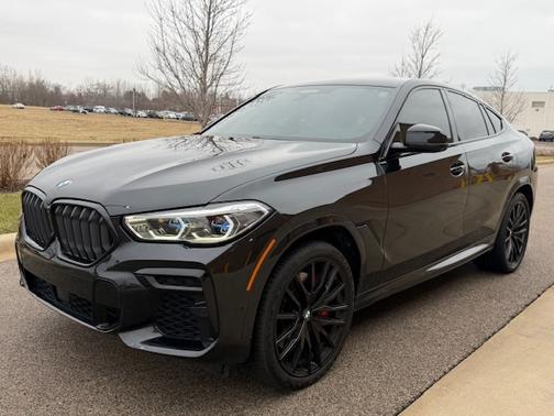 2022 BMW X6 M50i