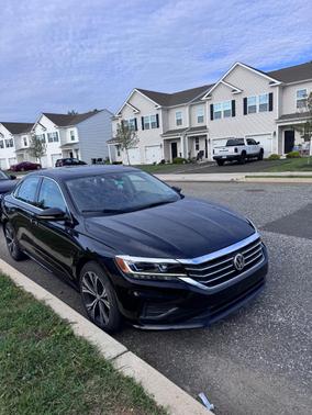Black 2022 Volkswagen Passat 2.0T SE