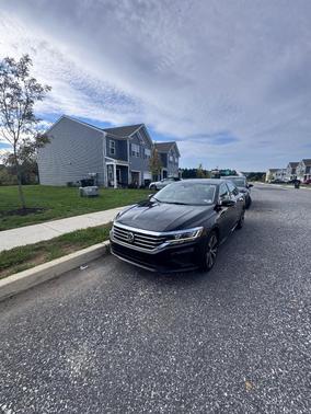 Black 2022 Volkswagen Passat 2.0T SE