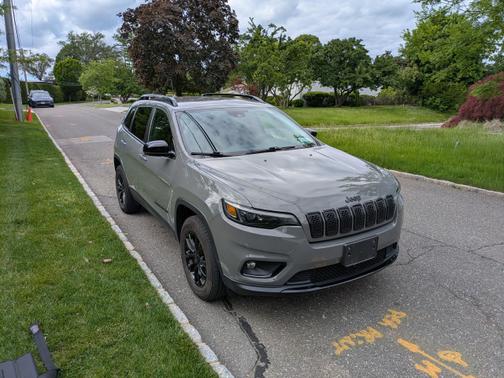 2023 Jeep Cherokee Altitude Lux
