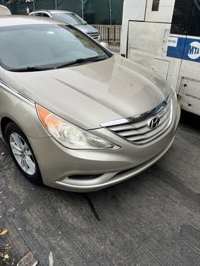 2012 Hyundai SONATA GLS