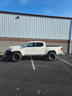 2019 Toyota Tacoma SR
