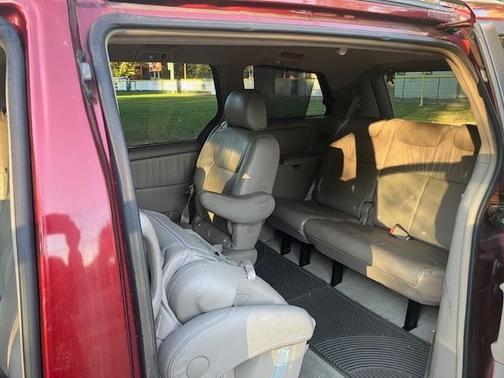 Red 2006 Toyota Sienna XLE Limited
