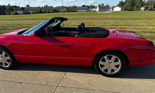 2002 Ford Thunderbird Deluxe