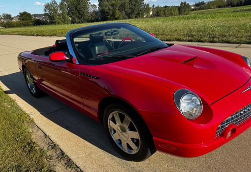 2002 Ford Thunderbird Deluxe