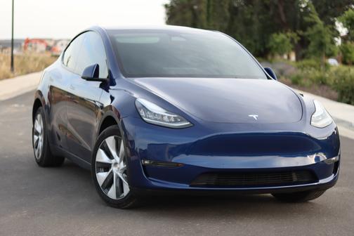 Blue 2022 Tesla Model Y Long Range