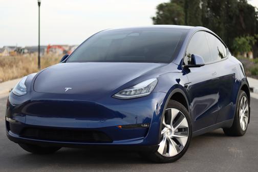 Blue 2022 Tesla Model Y Long Range
