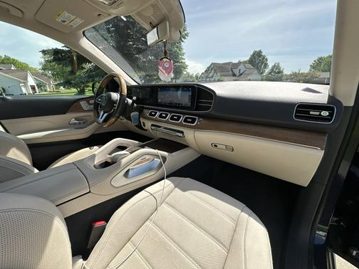 Blue 2020 Mercedes-Benz GLE 350 4MATIC