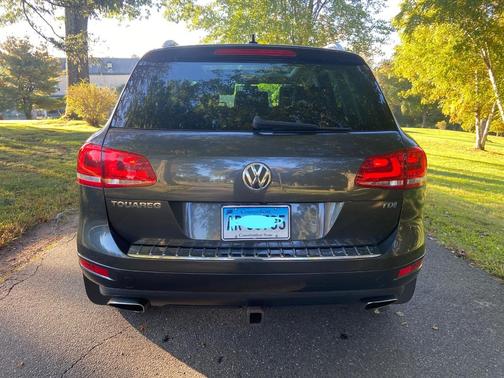 Gray 2014 Volkswagen Touareg TDI Lux