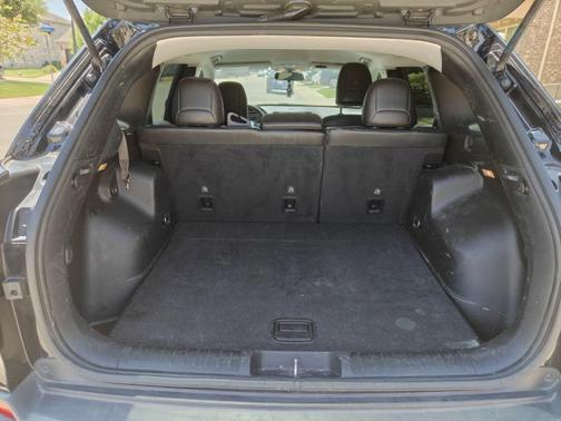 Black 2020 Jeep Cherokee Latitude Plus