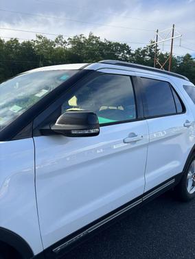 White 2016 Ford Explorer XLT
