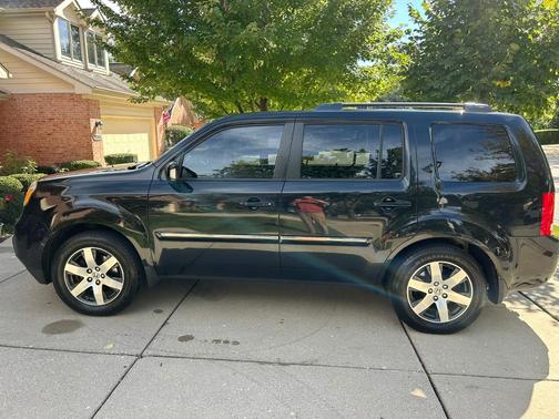 Black 2012 Honda Pilot Touring