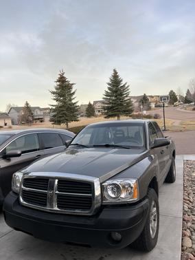 Gray 2005 Dodge Dakota SLT Quad Cab