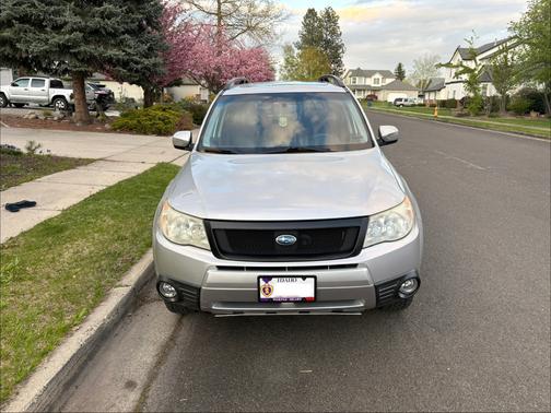 Silver 2010 Subaru Forester 2.5 X Limited