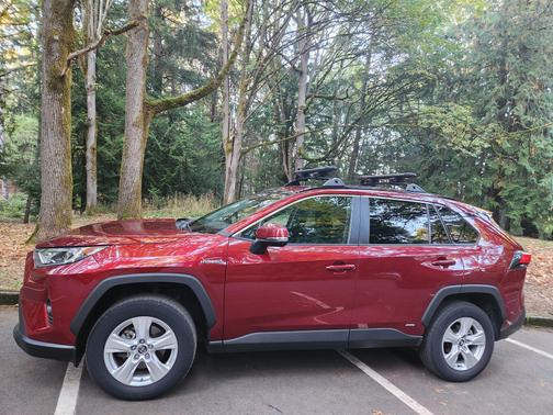 2020 Toyota RAV4 Hybrid XLE