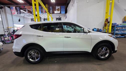 White 2017 Hyundai Santa Fe Sport 2.4L
