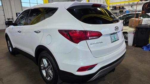 White 2017 Hyundai Santa Fe Sport 2.4L